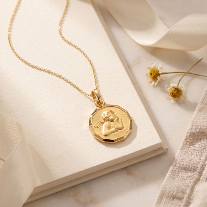 Engel-Medaille mit facettierter Rand, aus Gelbgold 750, gravierbar