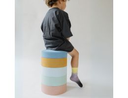 Regenbogen Stuhl und Stapelsteine, Moes ozean