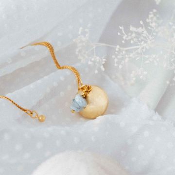 Goldfarbene Schwangerschafts Bola Klangkugel mit Aquamarin-Stein
