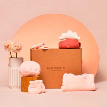 Berlingotte Geschenkset Geburt eines Mädchens, Strickgeschenk, rosa