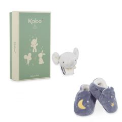 Geschenkset mit Babyrassel-Armband und Babyschuhen