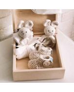 Maylily Baby Geburtsset, Geschenkbox Holz, Häkelnadel beige