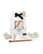 Strickset für Babyschuhe und Handschuhe, Wolle in Elfenbeinfarbe